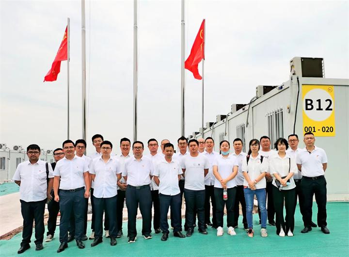 党徽闪耀映初心 建功奋进正当时 ——公司建筑智能化事业部党支部联合项目党支部开展主题党日活动