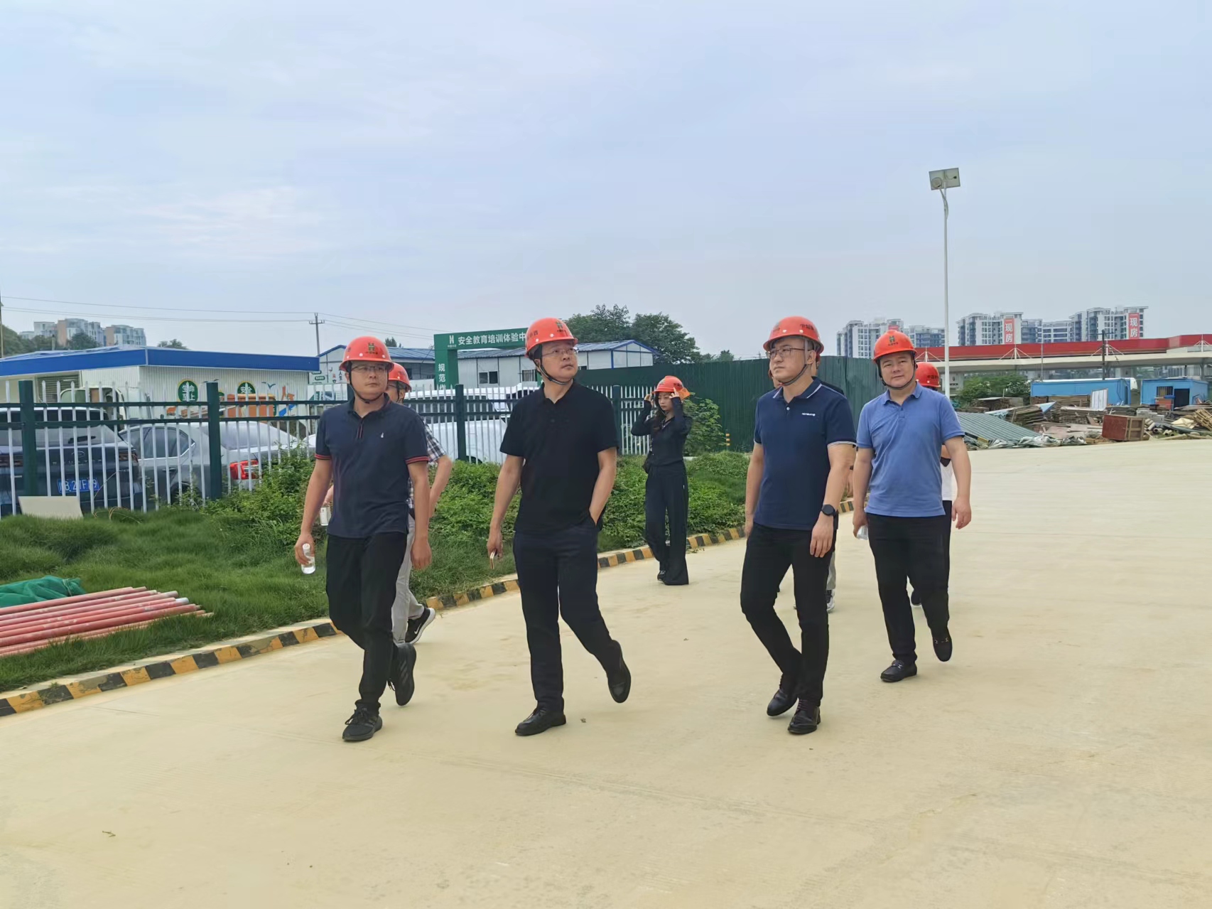 公司党委副书记、总经理徐文忠一行到绵阳分公司检查指导工作